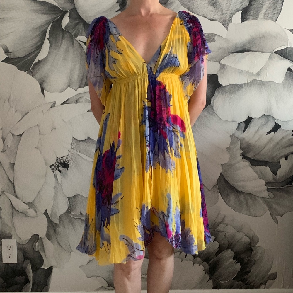 DVF Diane von Furstenberg silk floral dress size 0